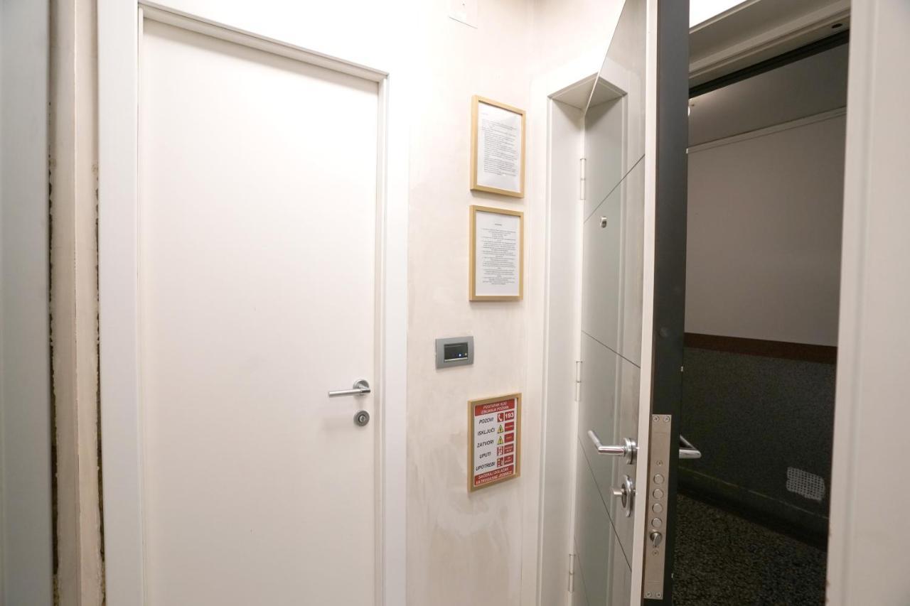Apartman Stash Βελιγράδι Εξωτερικό φωτογραφία